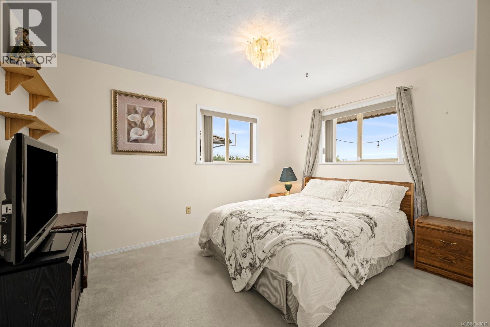 1564 Trumpeter Cres SW - 39