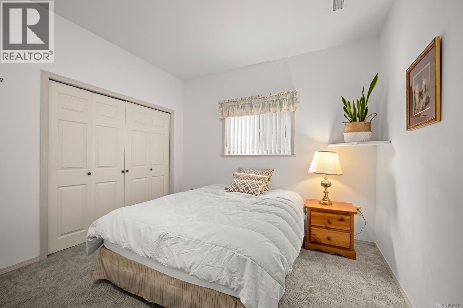 1564 Trumpeter Cres SW - 46