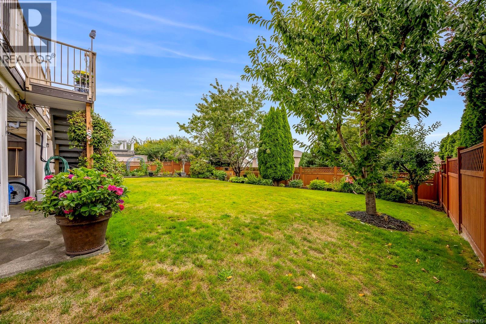 1564 Trumpeter Cres SW - 62