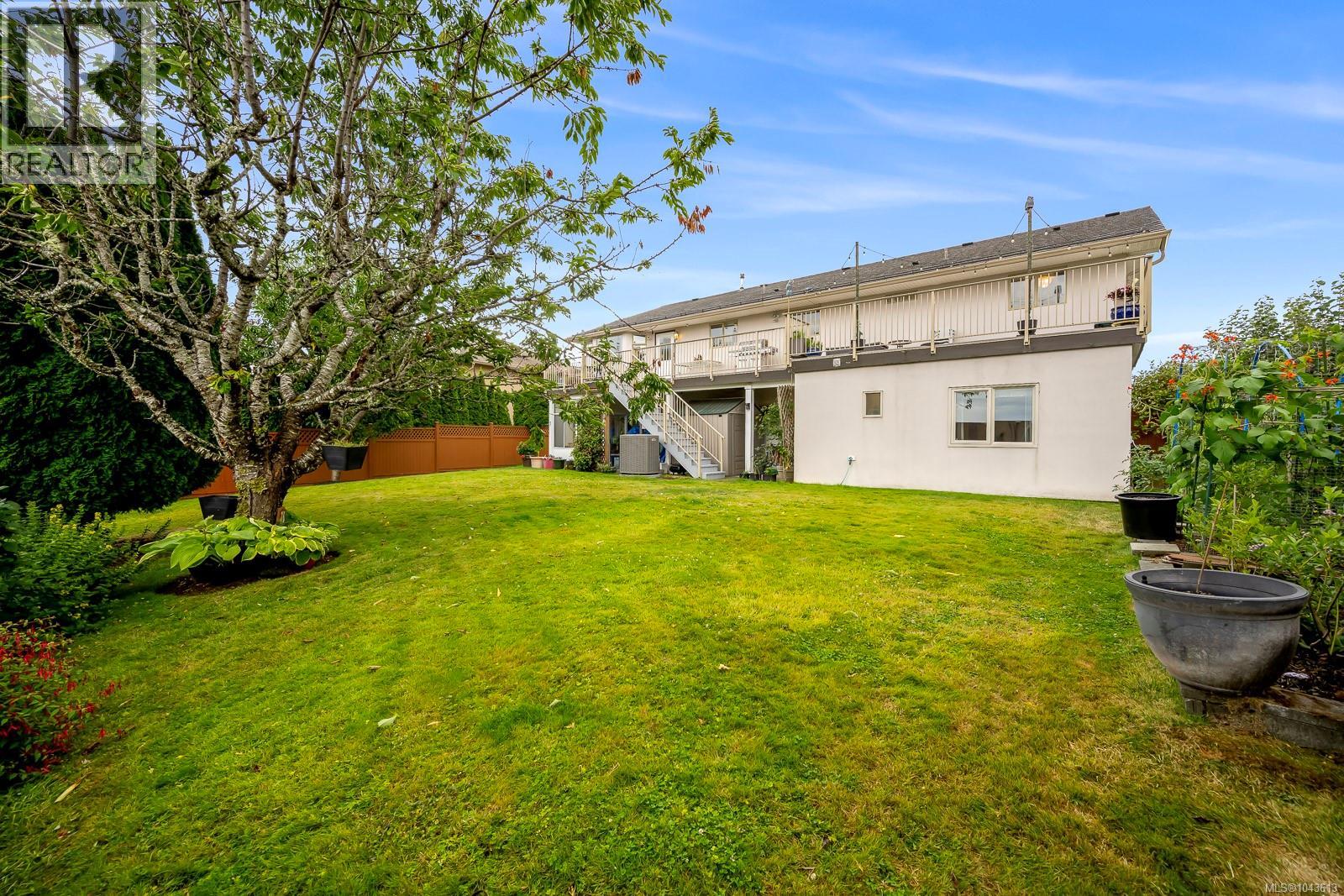 1564 Trumpeter Cres SW - 70