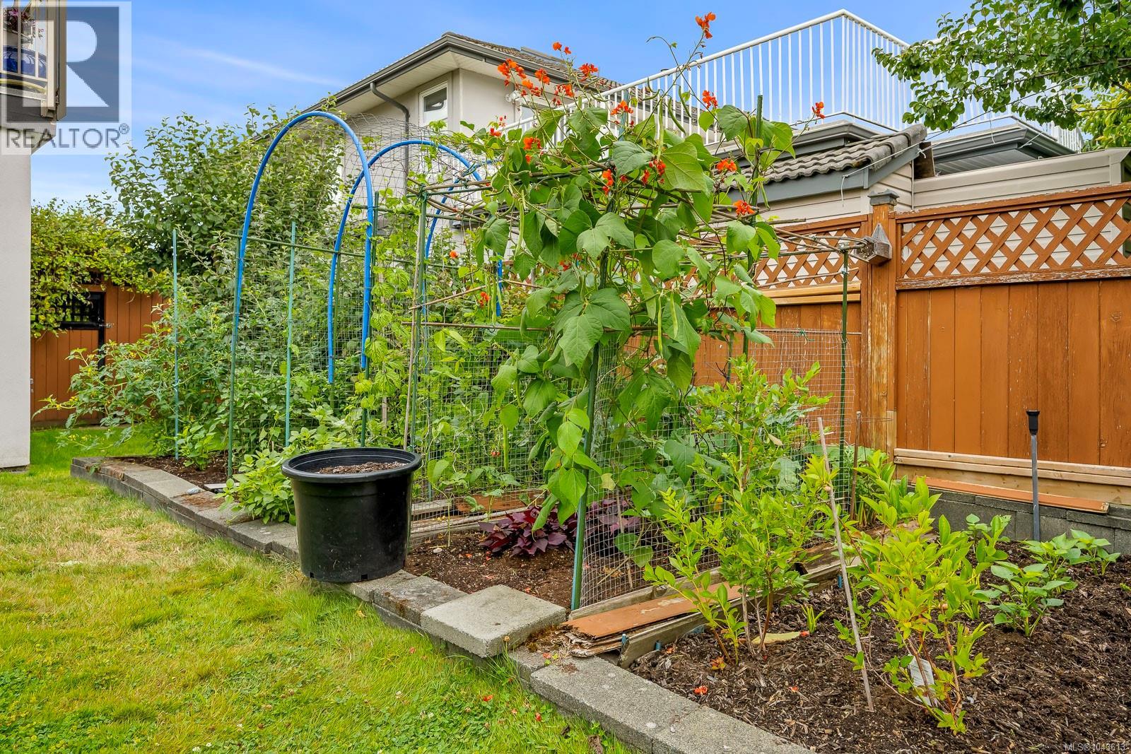 1564 Trumpeter Cres SW - 71