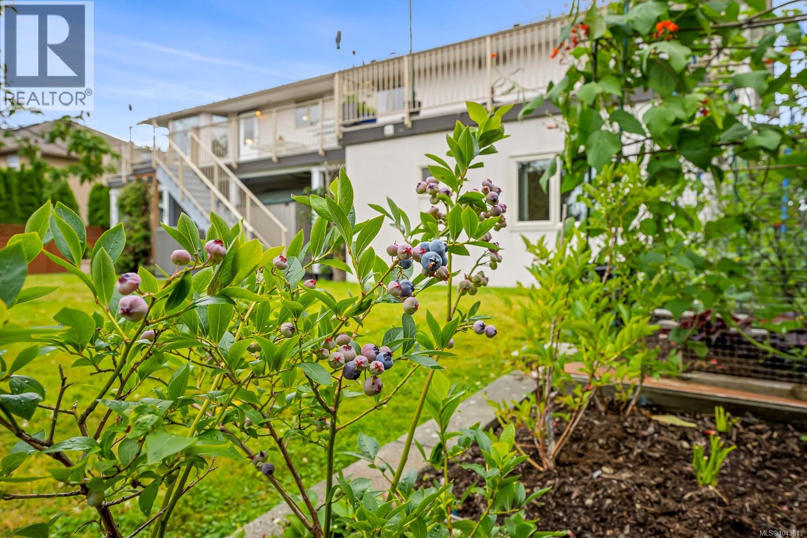 1564 Trumpeter Cres SW - 72