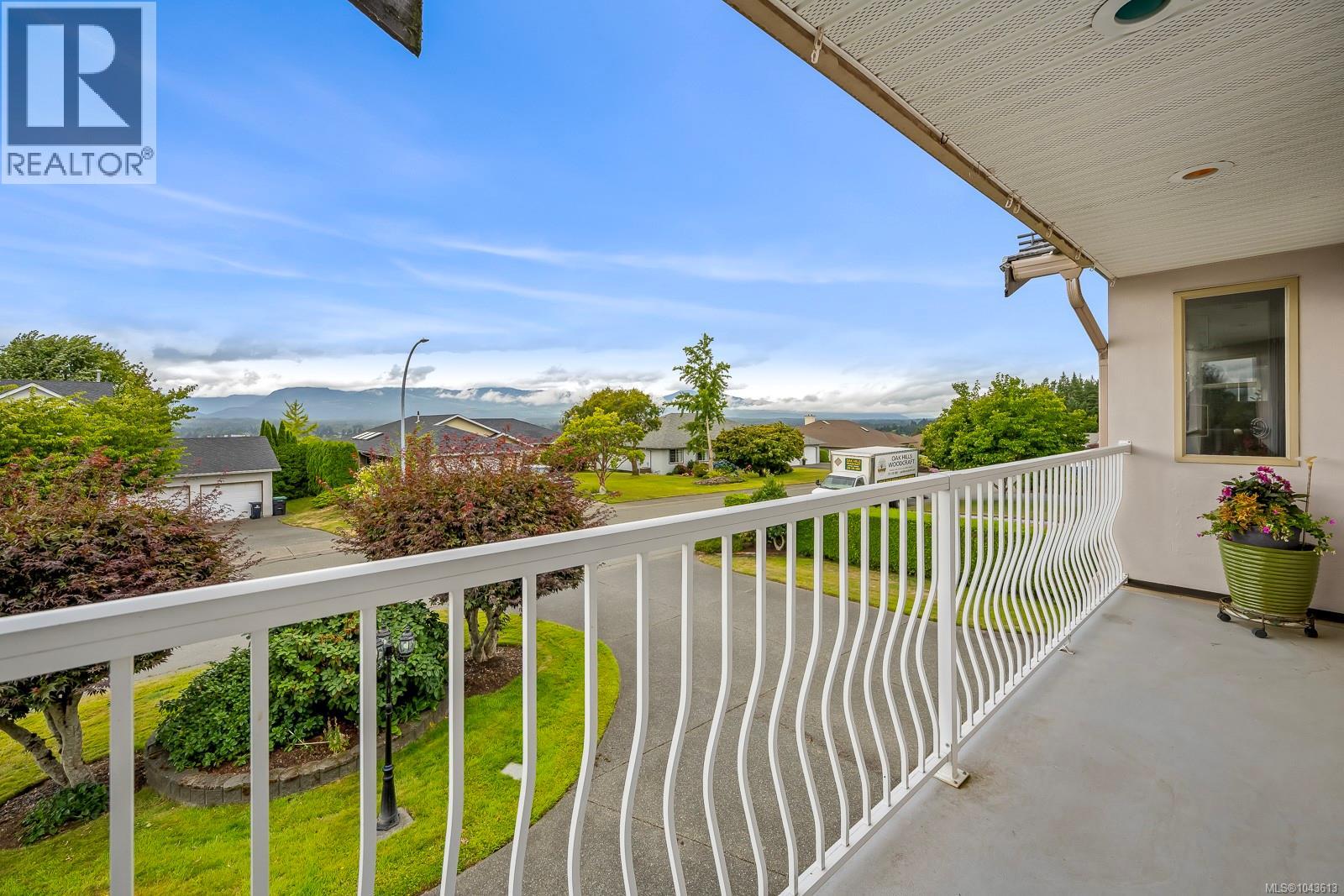 1564 Trumpeter Cres SW - 78