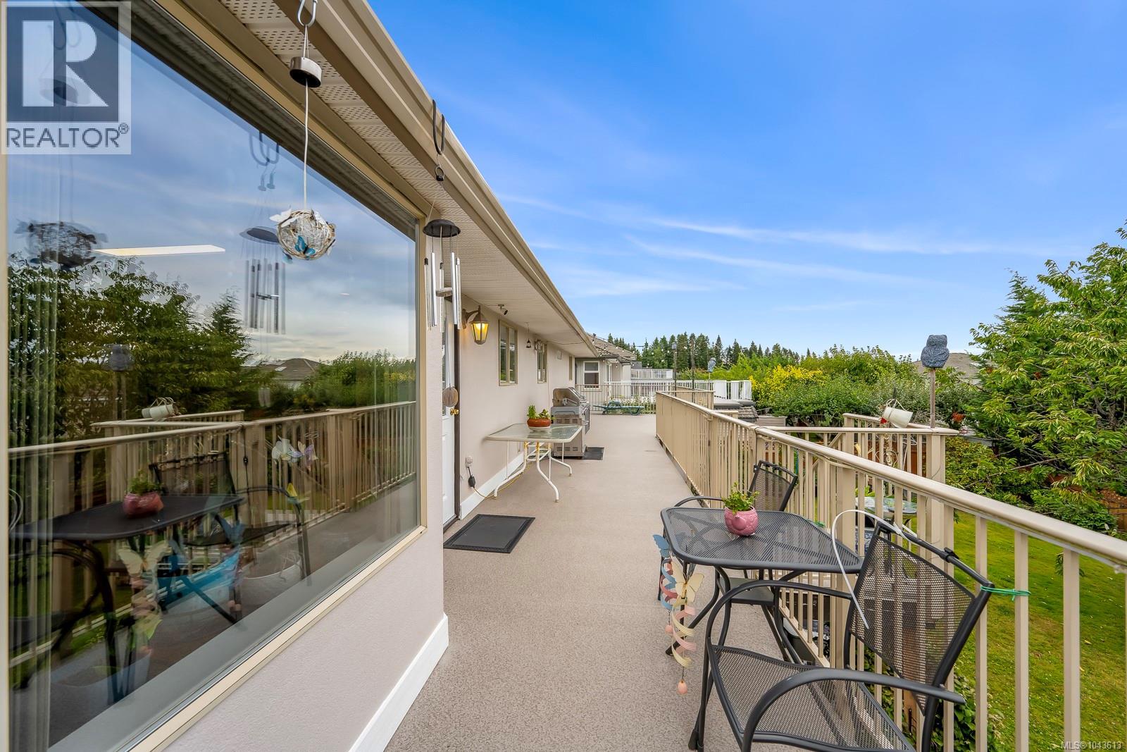 1564 Trumpeter Cres SW - 82