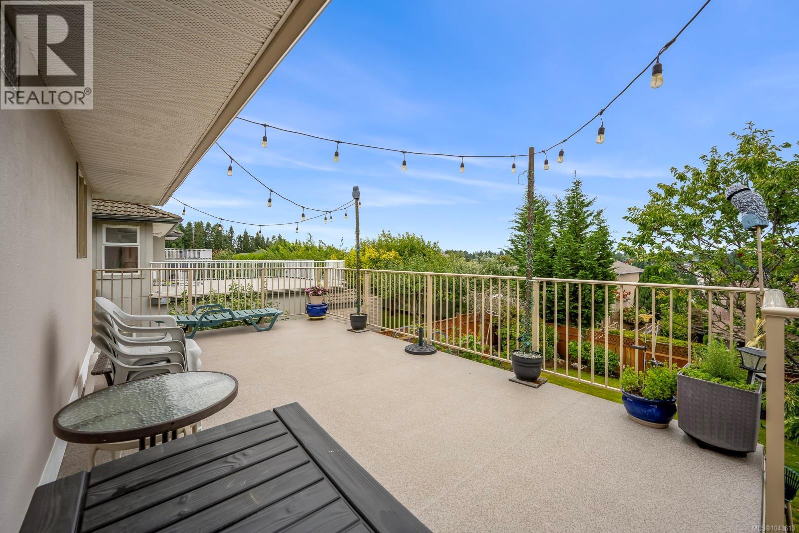 1564 Trumpeter Cres SW - 85