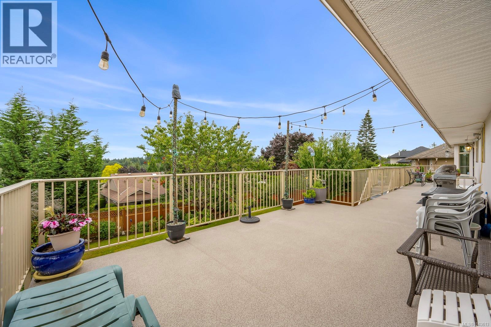 1564 Trumpeter Cres SW - 86