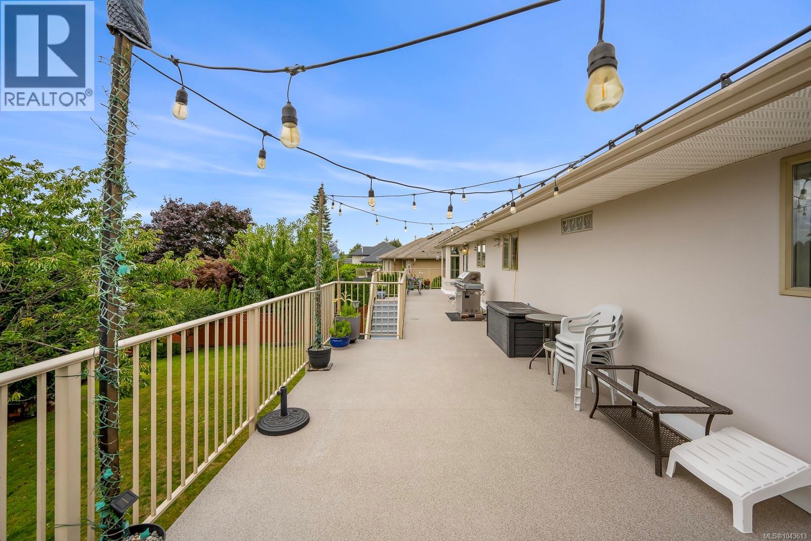 1564 Trumpeter Cres SW - 87