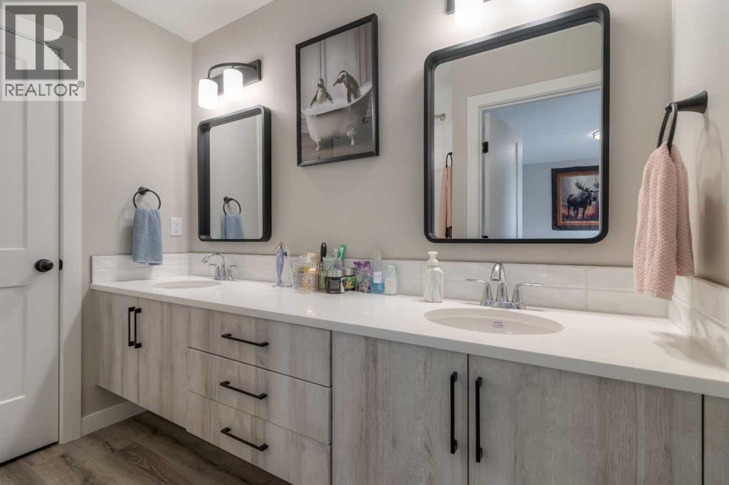 #4 1568 Stafford Drive N - 16