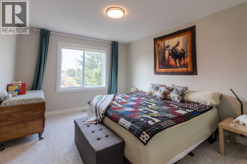 #4 1568 Stafford Drive N - Image 12