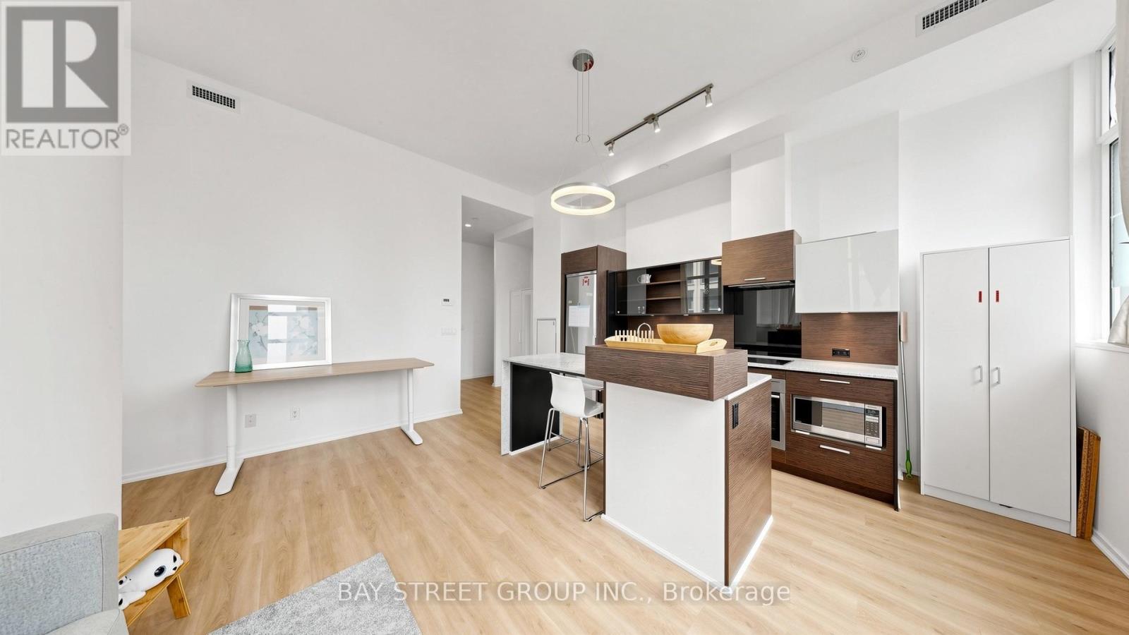 #311 75 ST NICHOLAS STREET - 10