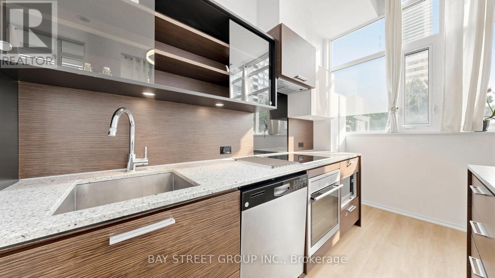 #311 75 ST NICHOLAS STREET - 14