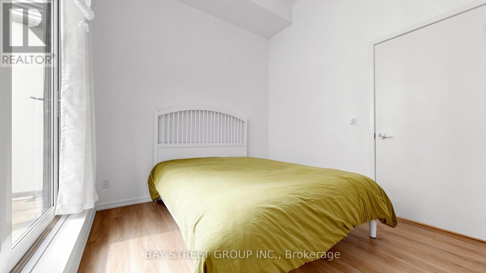 #311 75 ST NICHOLAS STREET - 16