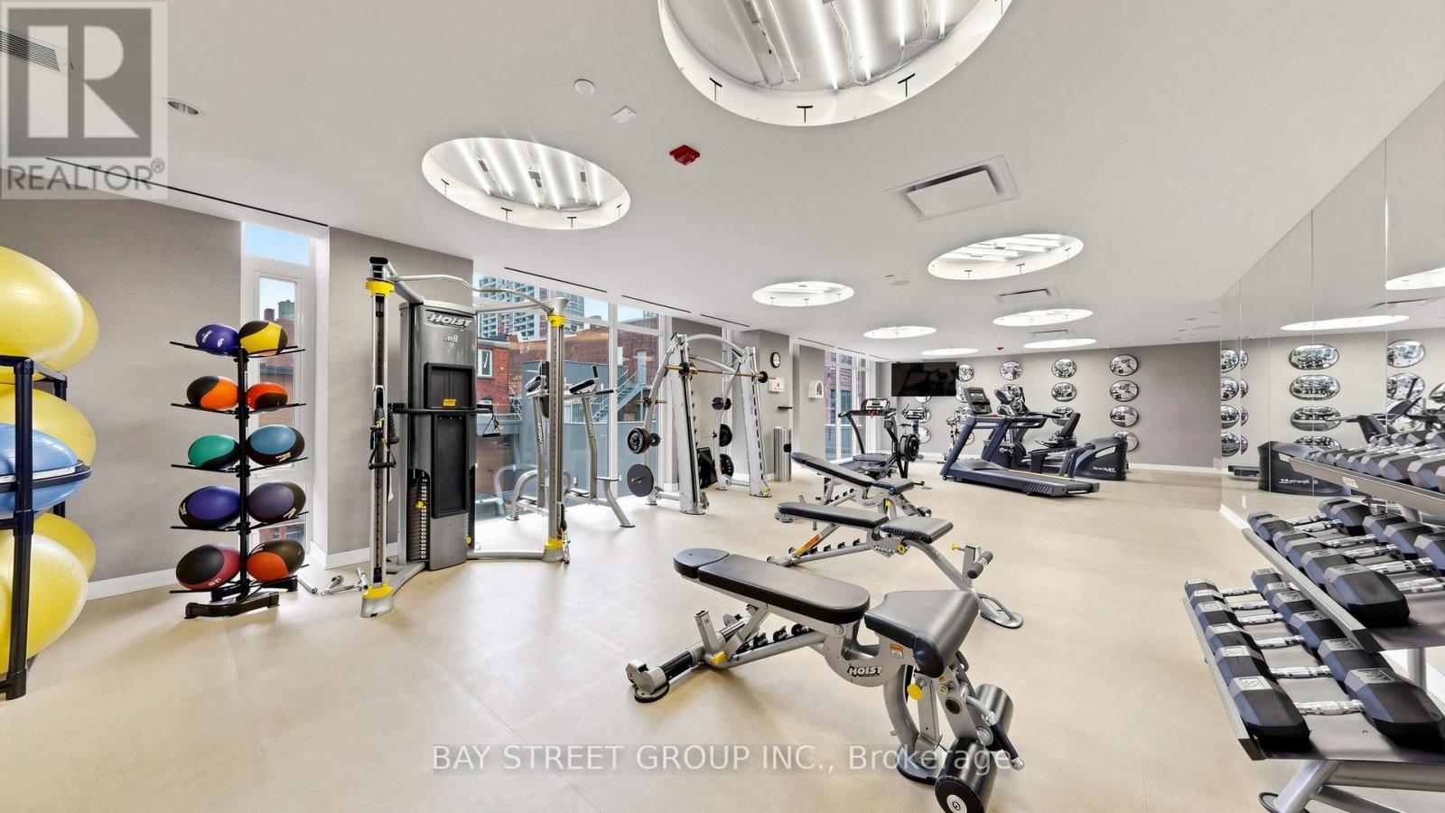 #311 75 ST NICHOLAS STREET - 23
