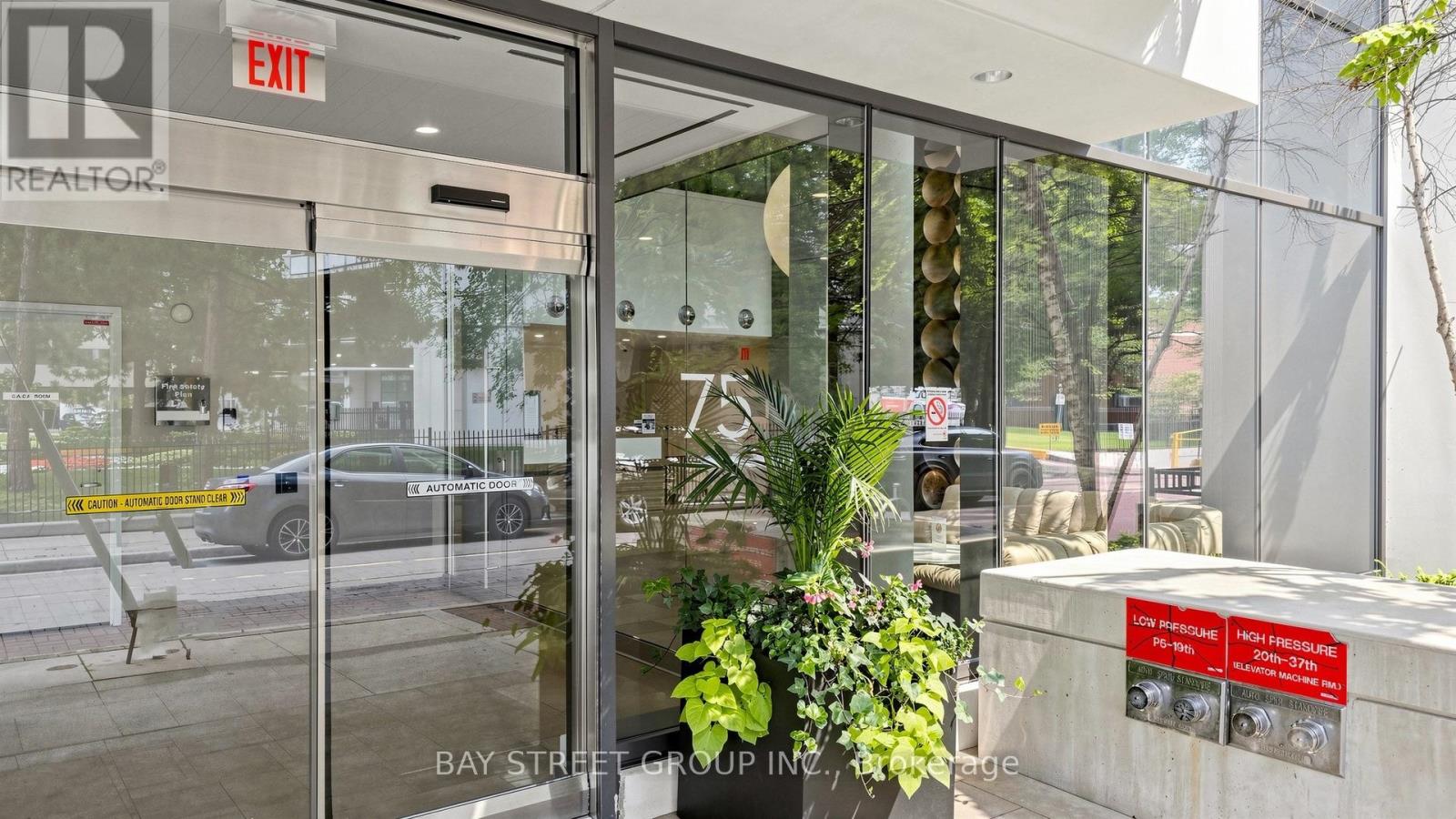 #311 75 ST NICHOLAS STREET - 28