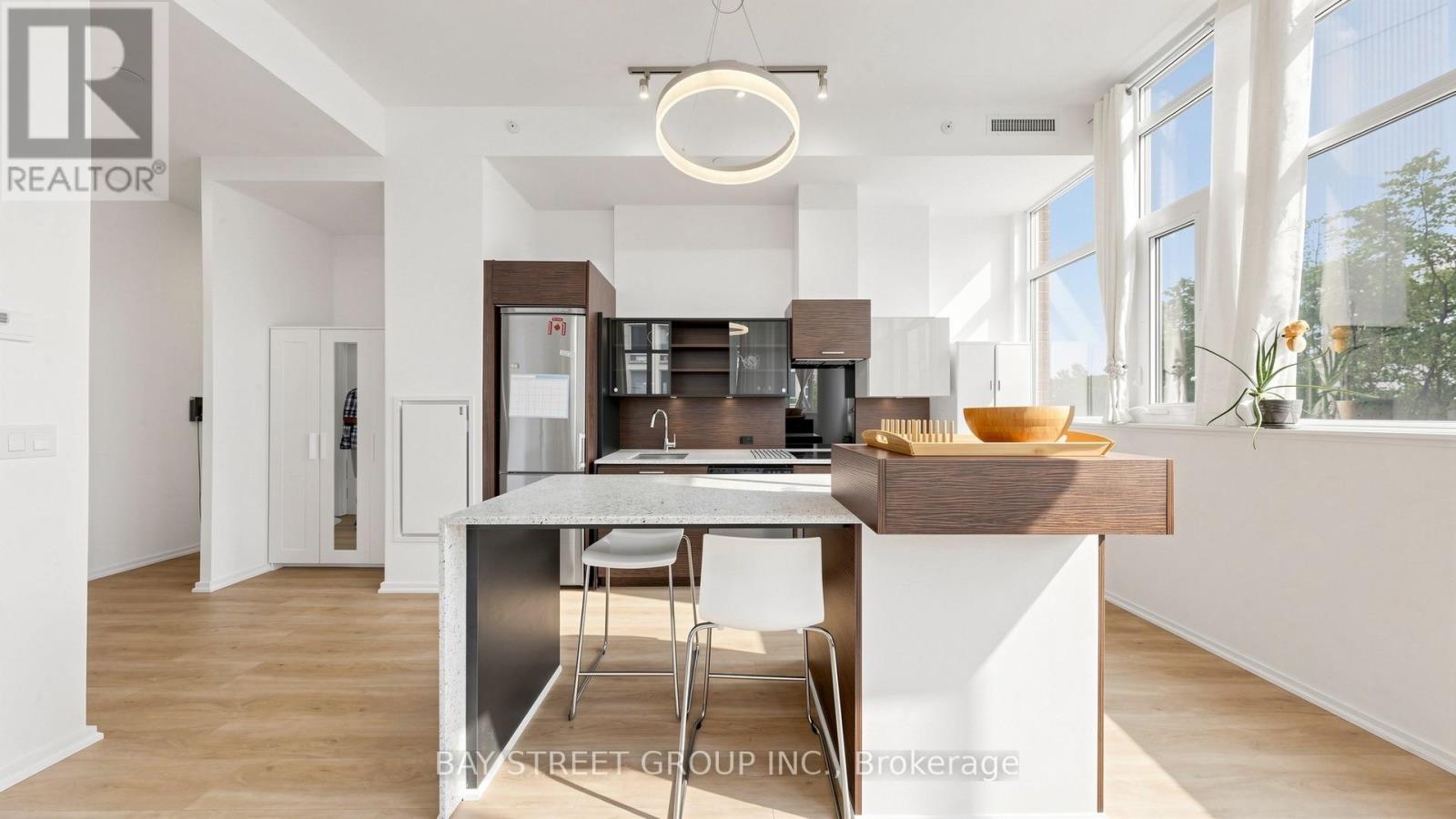 #311 75 ST NICHOLAS STREET - 8