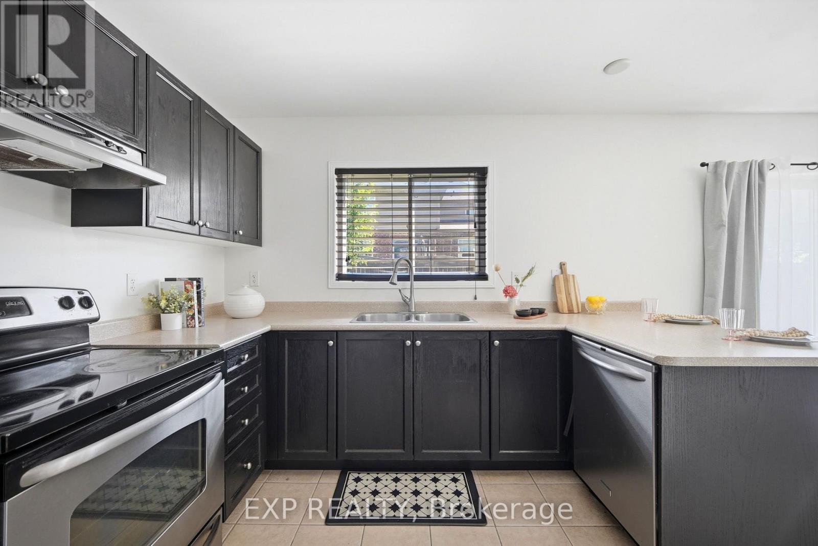 579 SHAFTSBURY STREET - Image 10