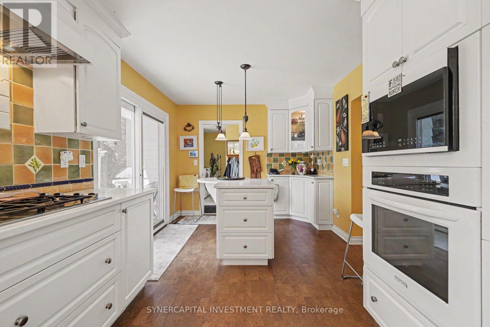4 DORIS AVENUE - 12