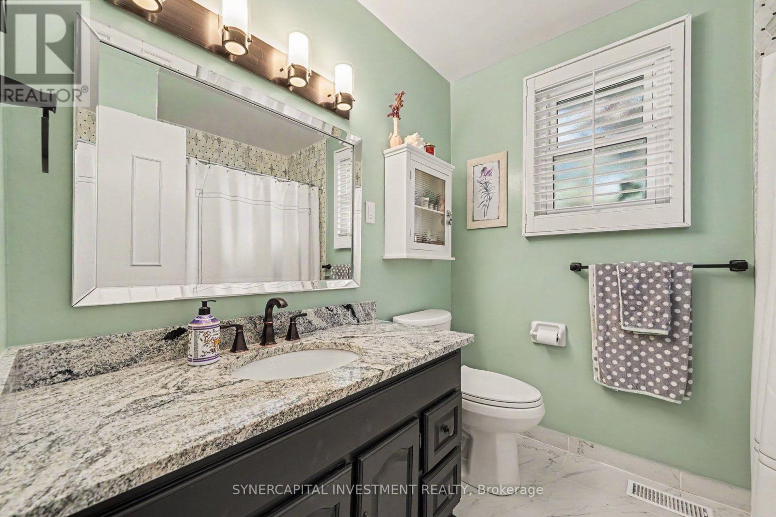 4 DORIS AVENUE - 20