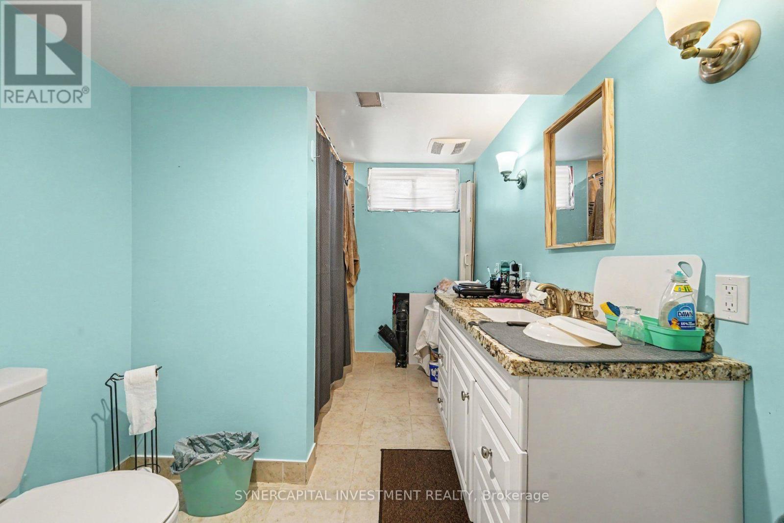 4 DORIS AVENUE - 22