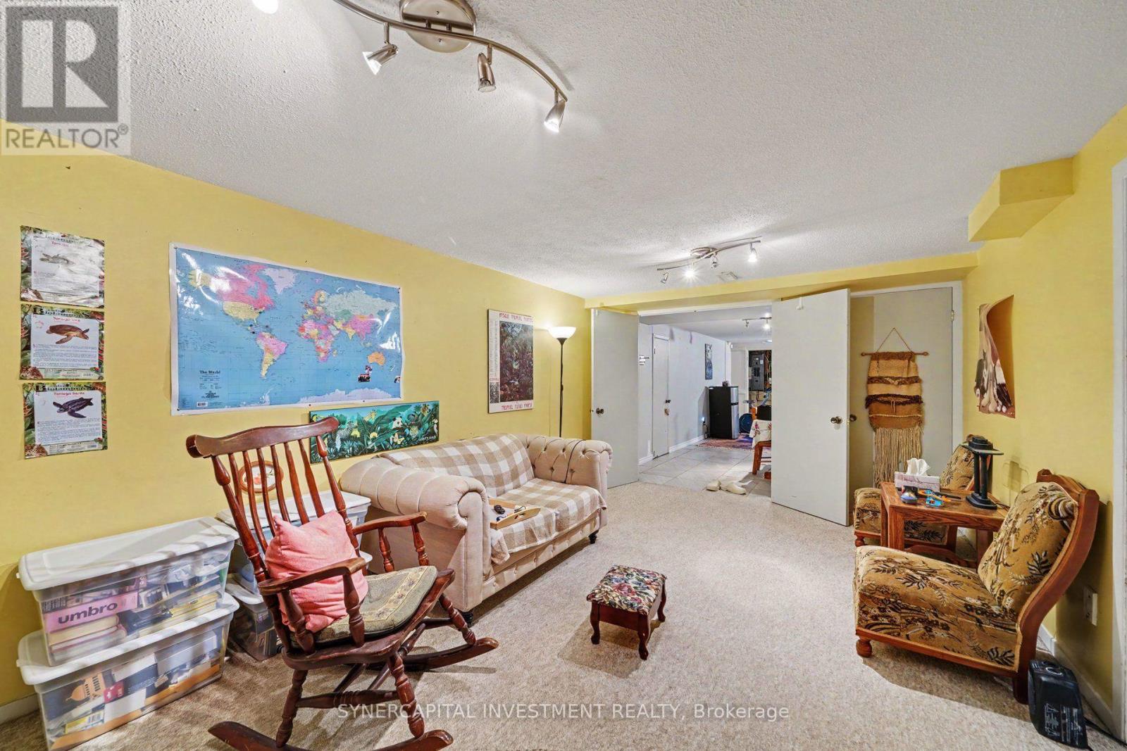 4 DORIS AVENUE - 25