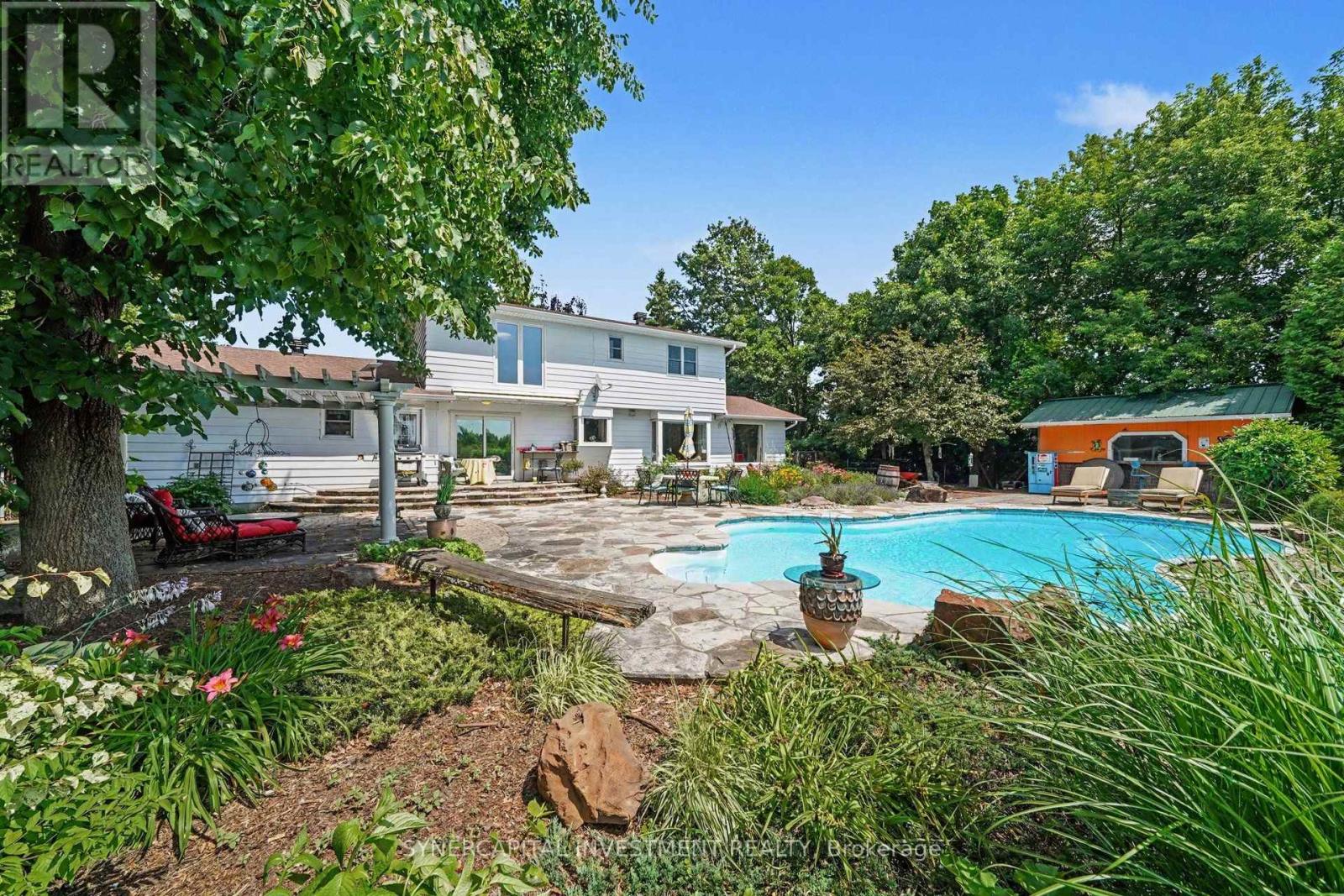 4 DORIS AVENUE - 28