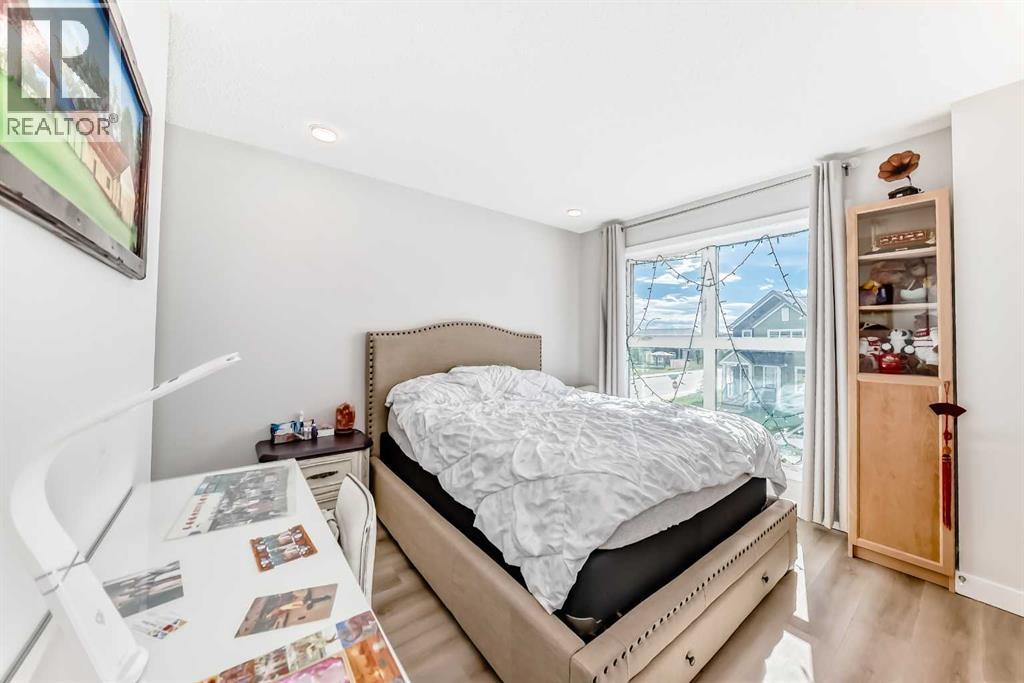 16 Carringvue Way NW - 18