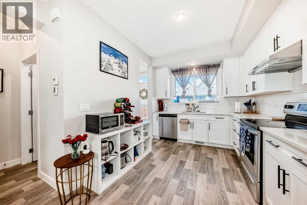 16 Carringvue Way NW - 4