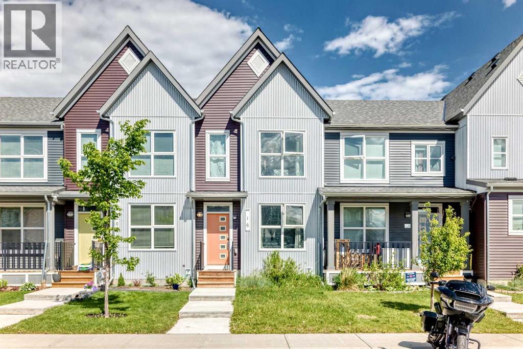 16 Carringvue Way NW - 1