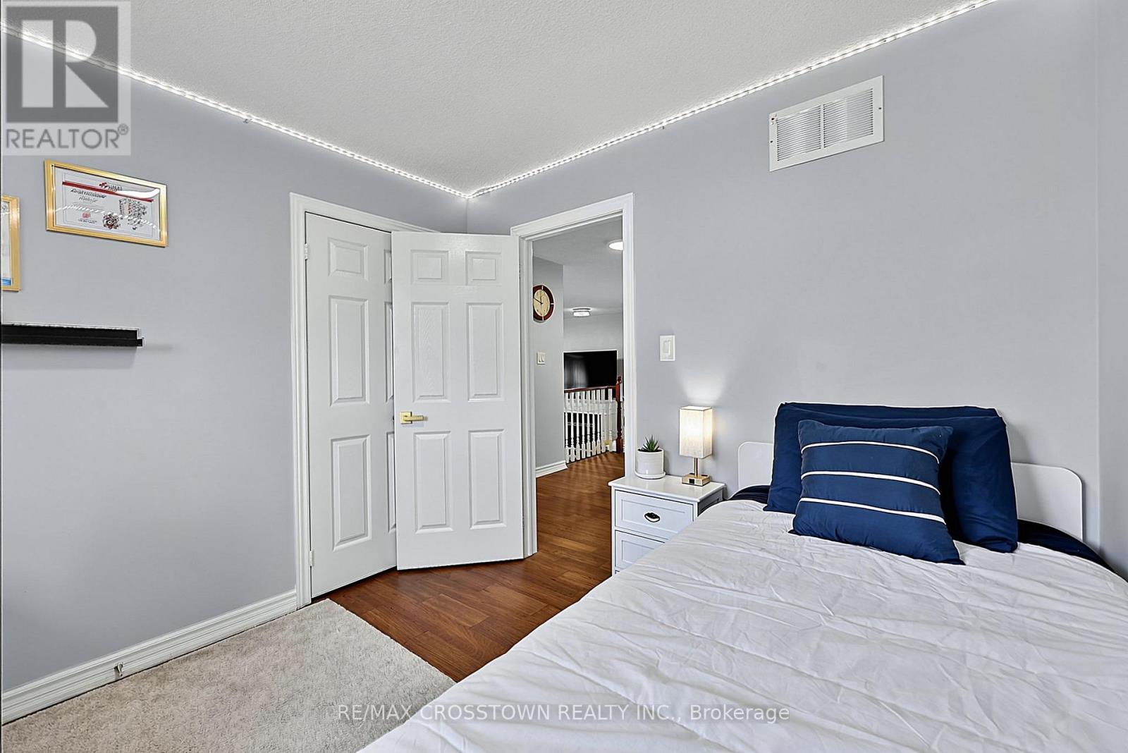 41 RUSSELL HILL DRIVE - 13