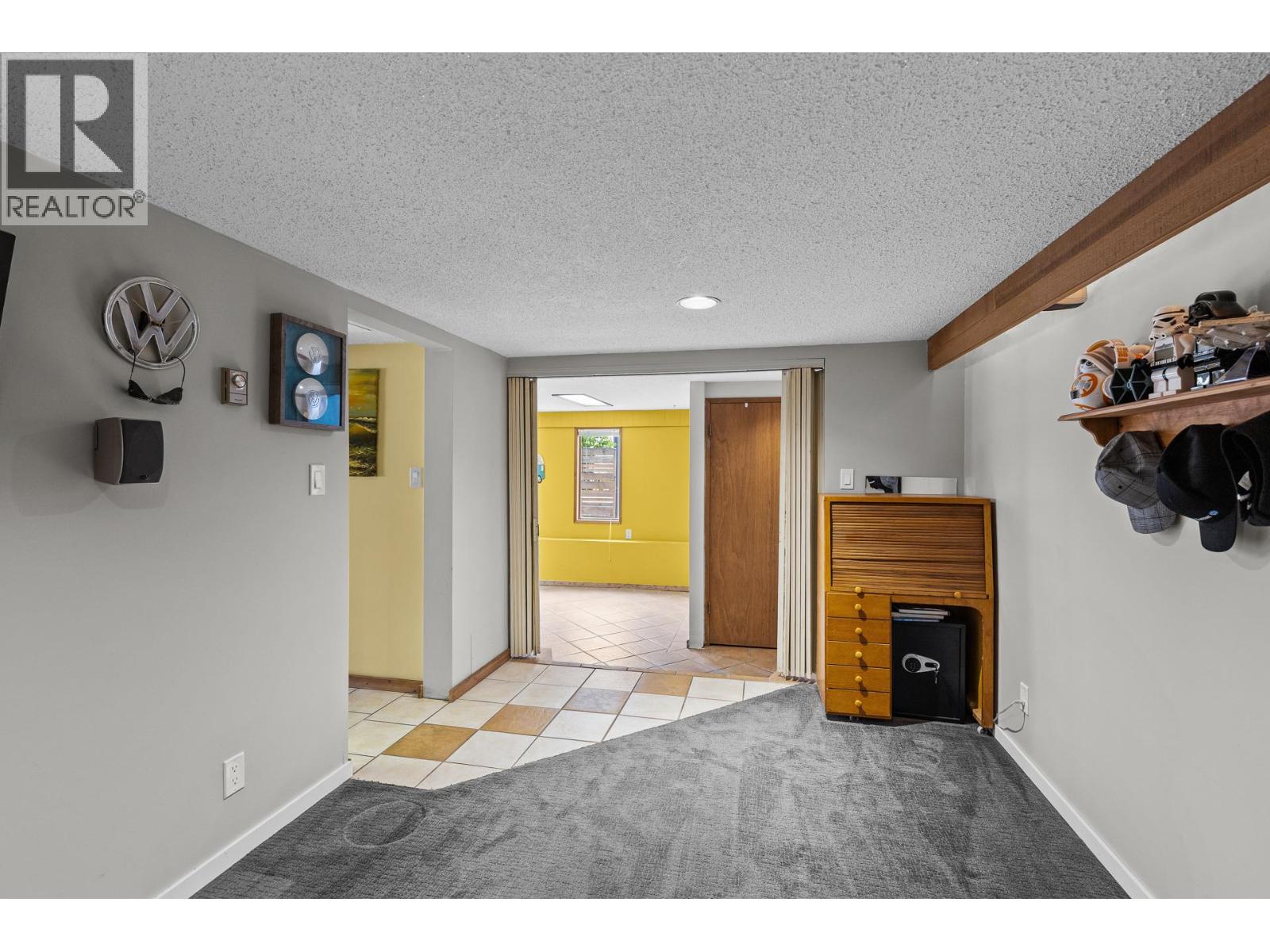 353 Clifton Road S - 17