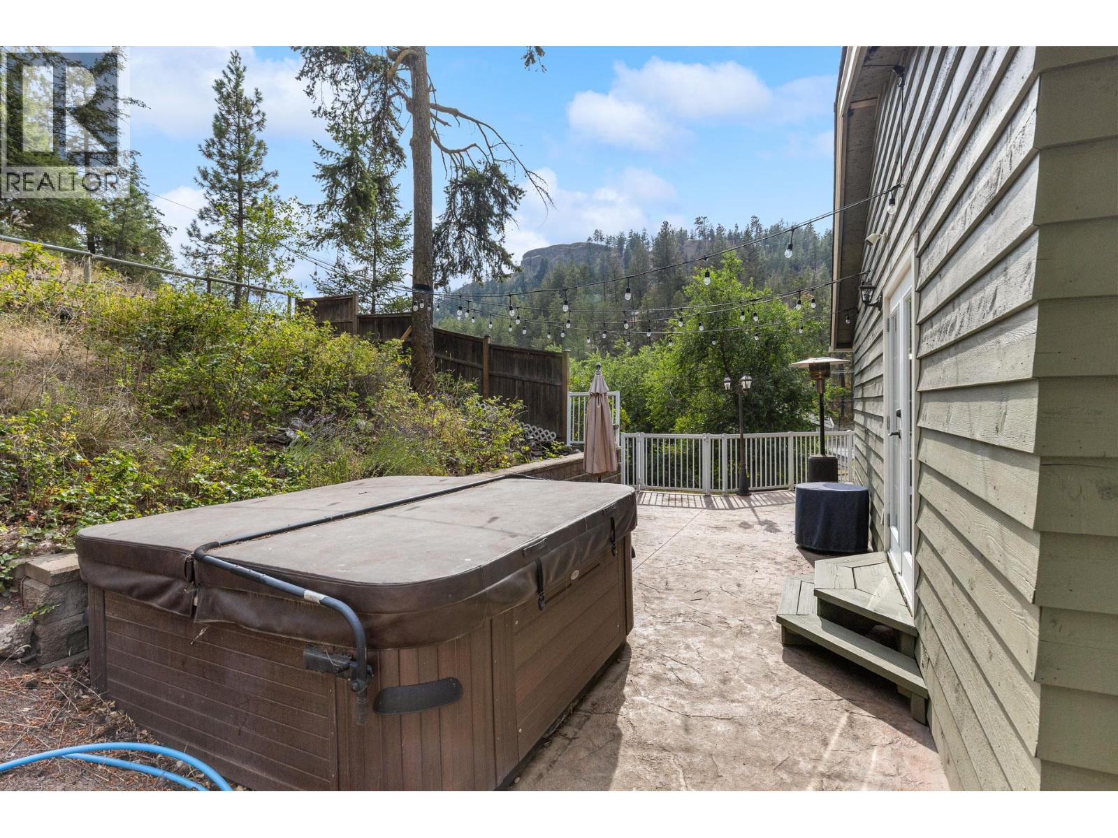353 Clifton Road S - 20