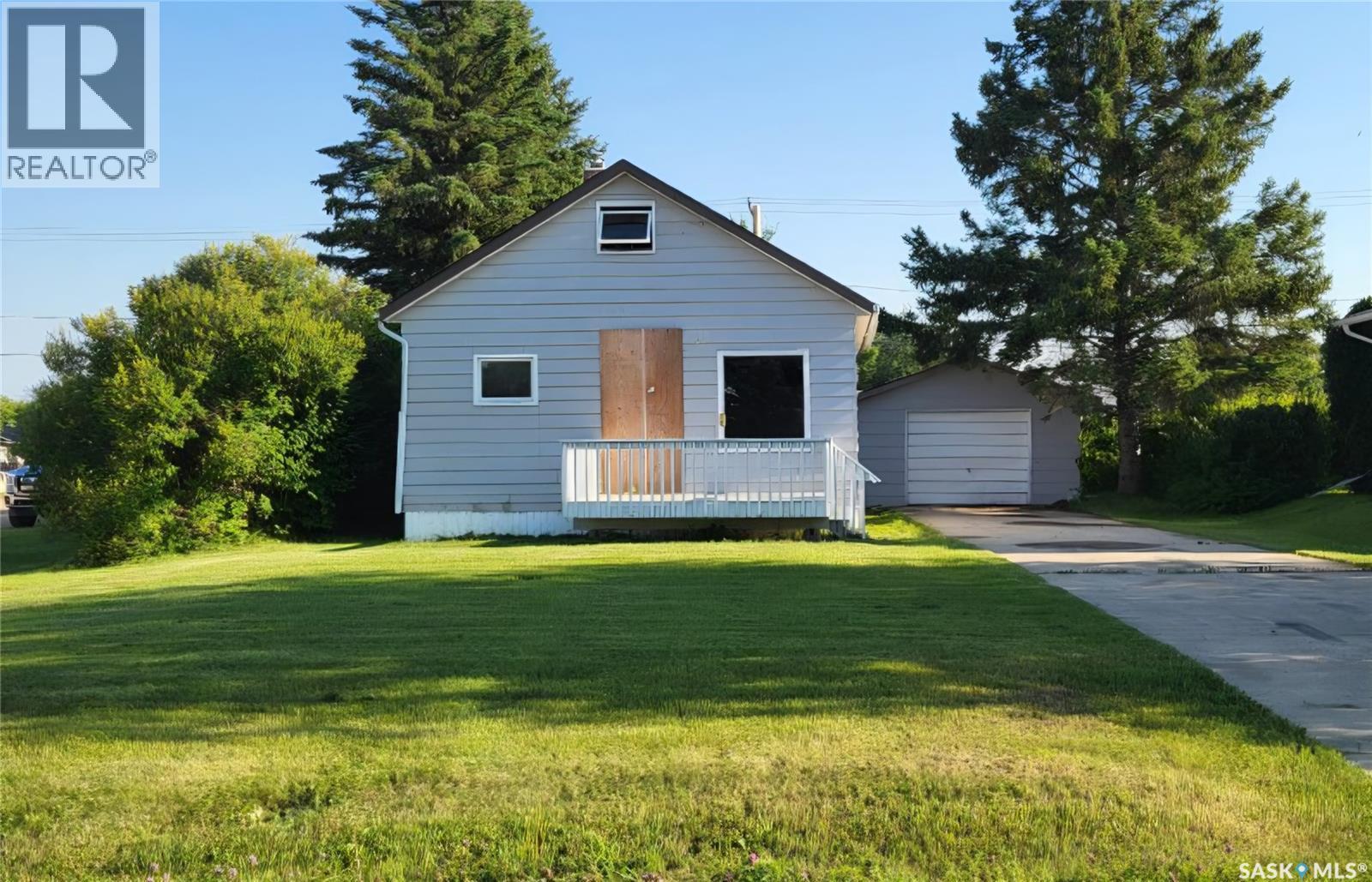 539 Highway AVENUE E, Preeceville — photo 2
