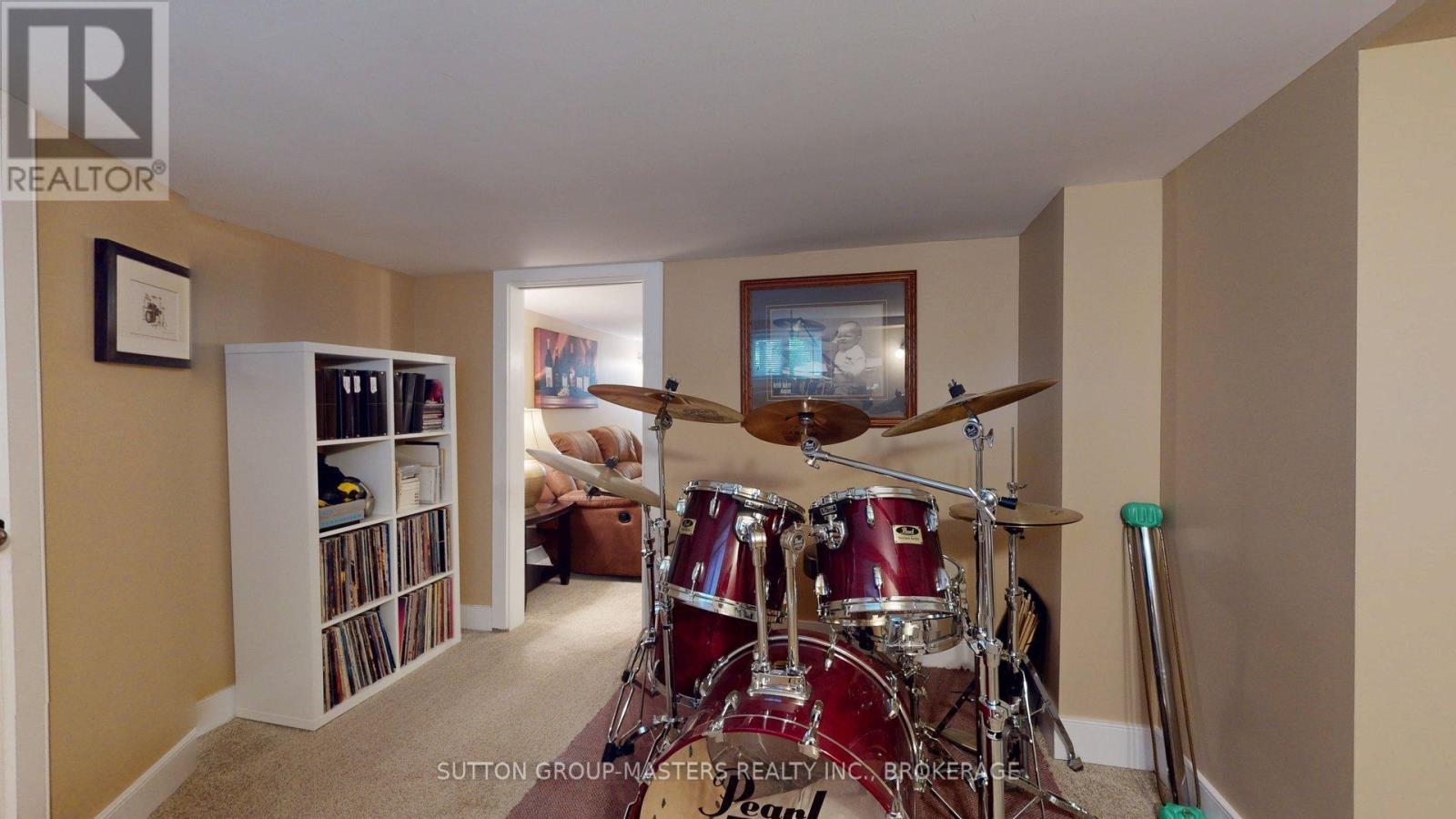 160 NAPIER STREET - Image 32