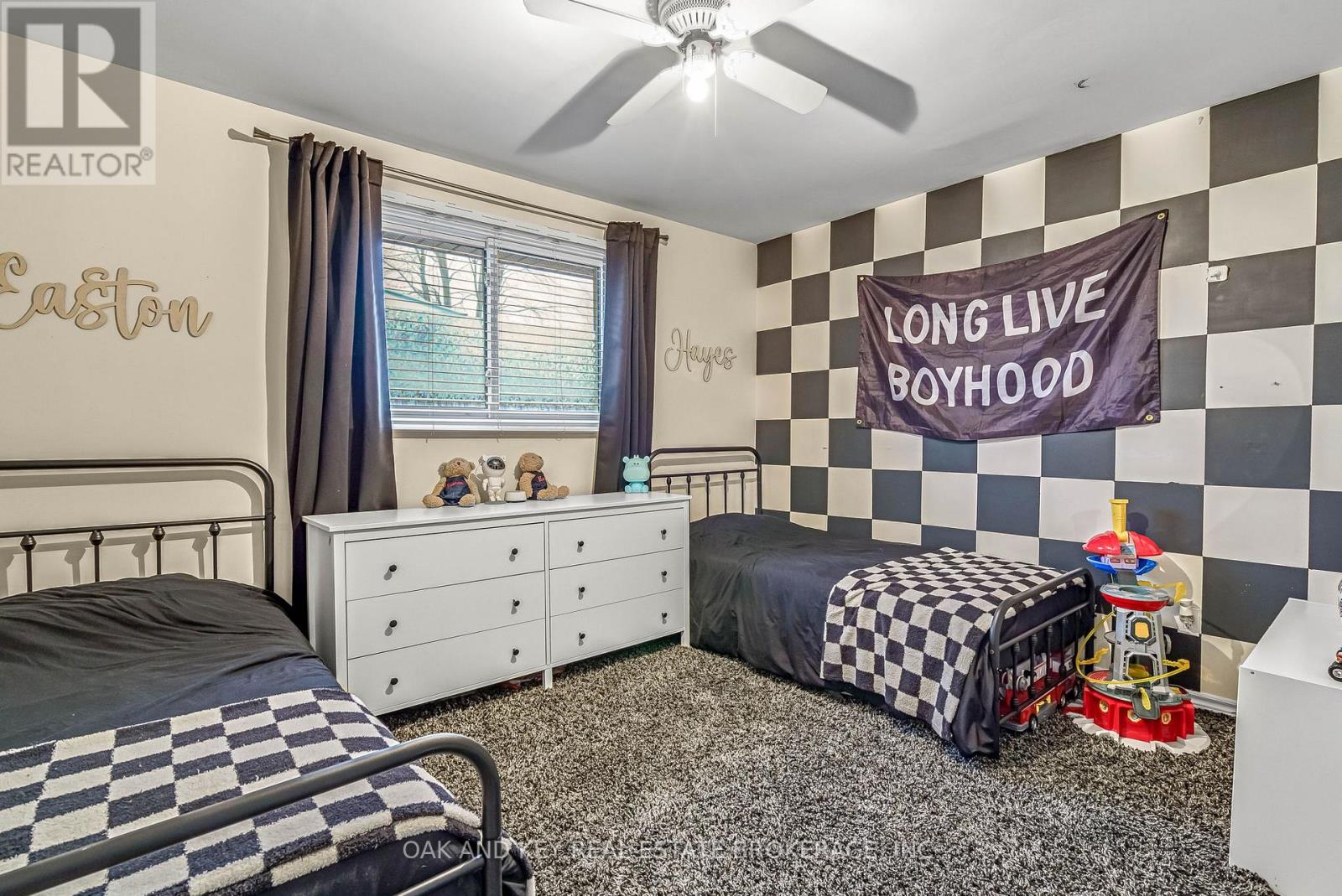 26 SINCLAIR AVENUE - Image 12