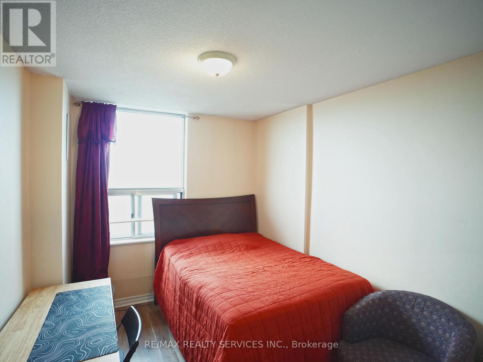 #1901 15 KENSINGTON ROAD E - 25