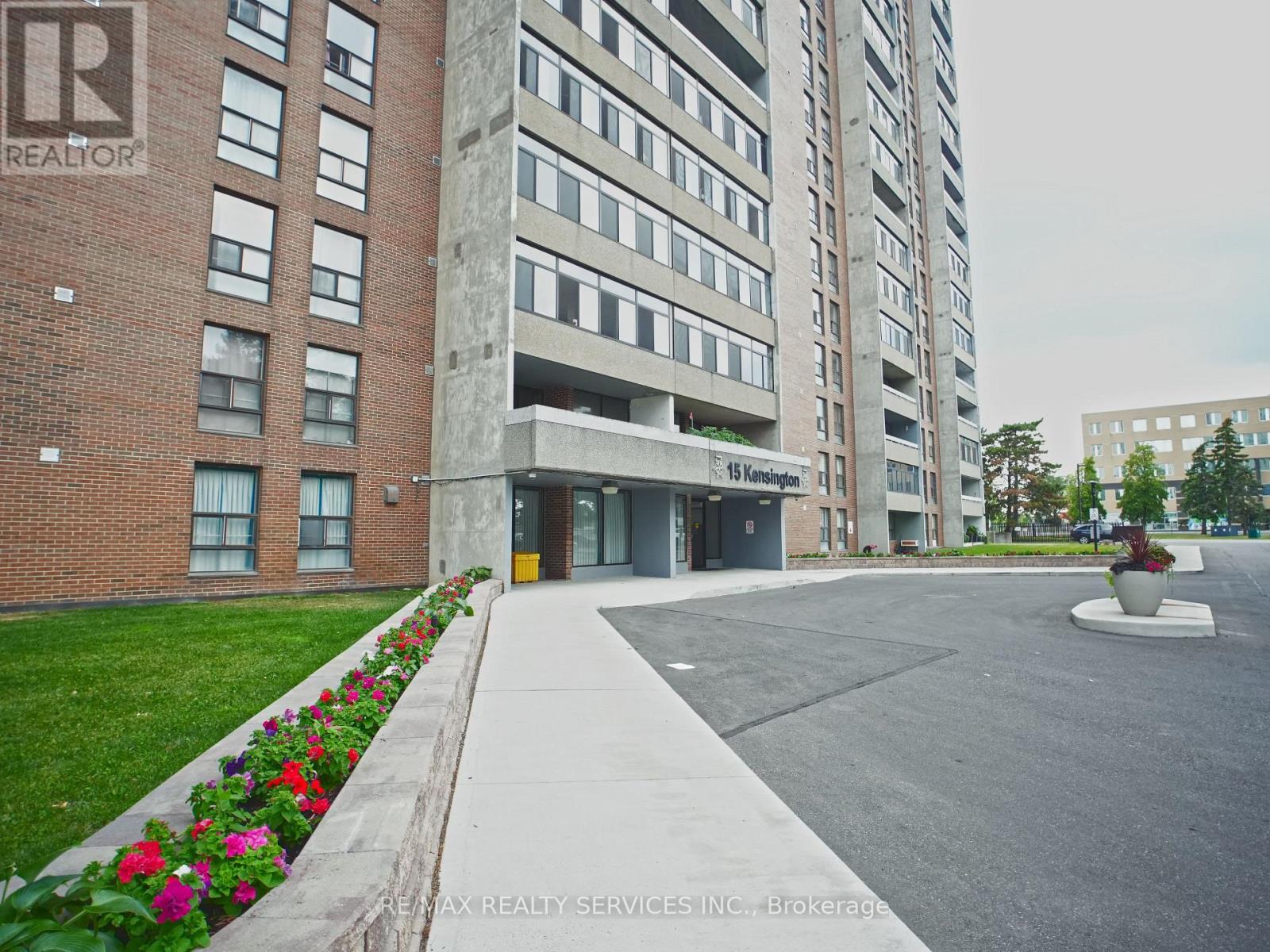#1901 15 KENSINGTON ROAD E - 3
