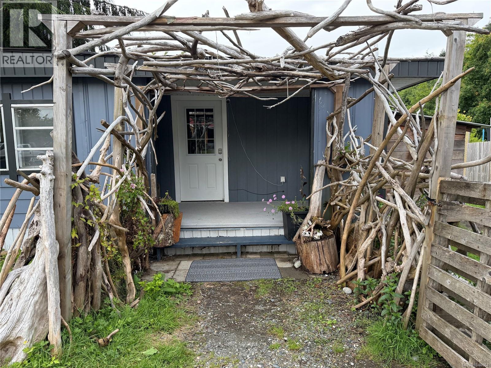 6015 Hunt St - 2