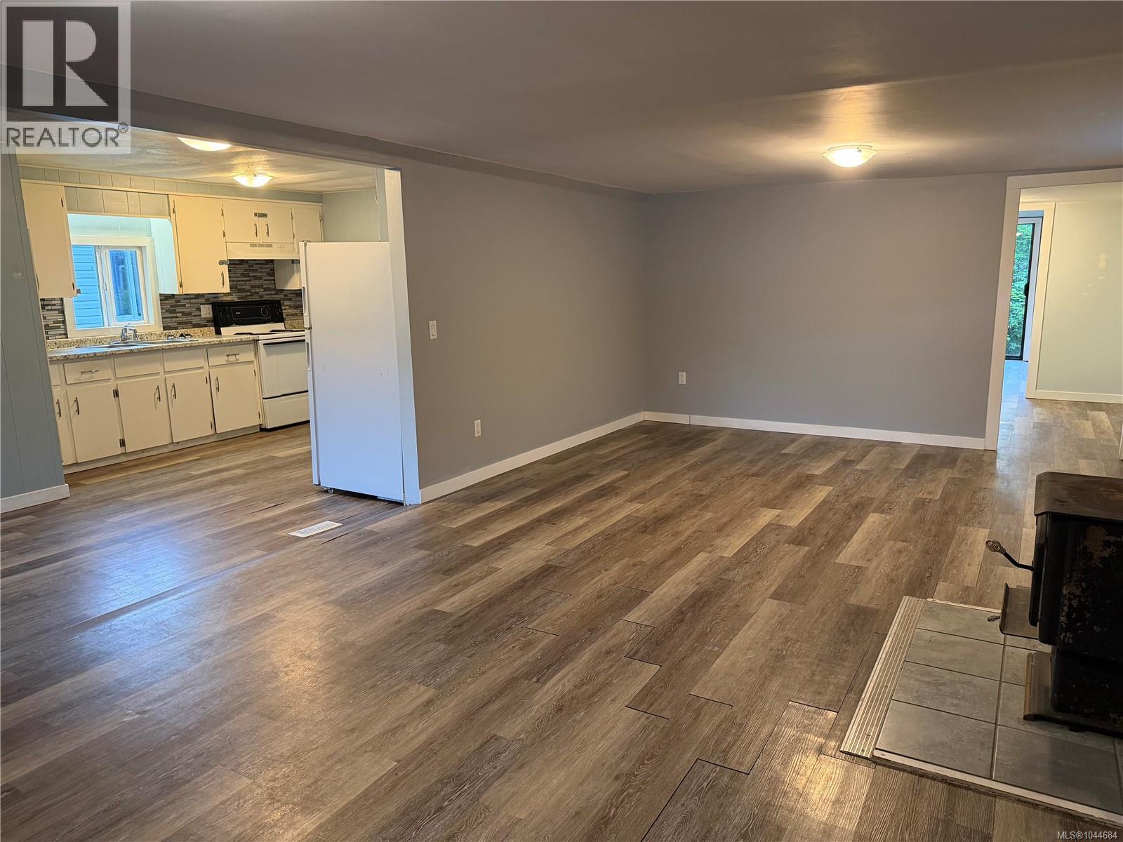 6015 Hunt St - 7