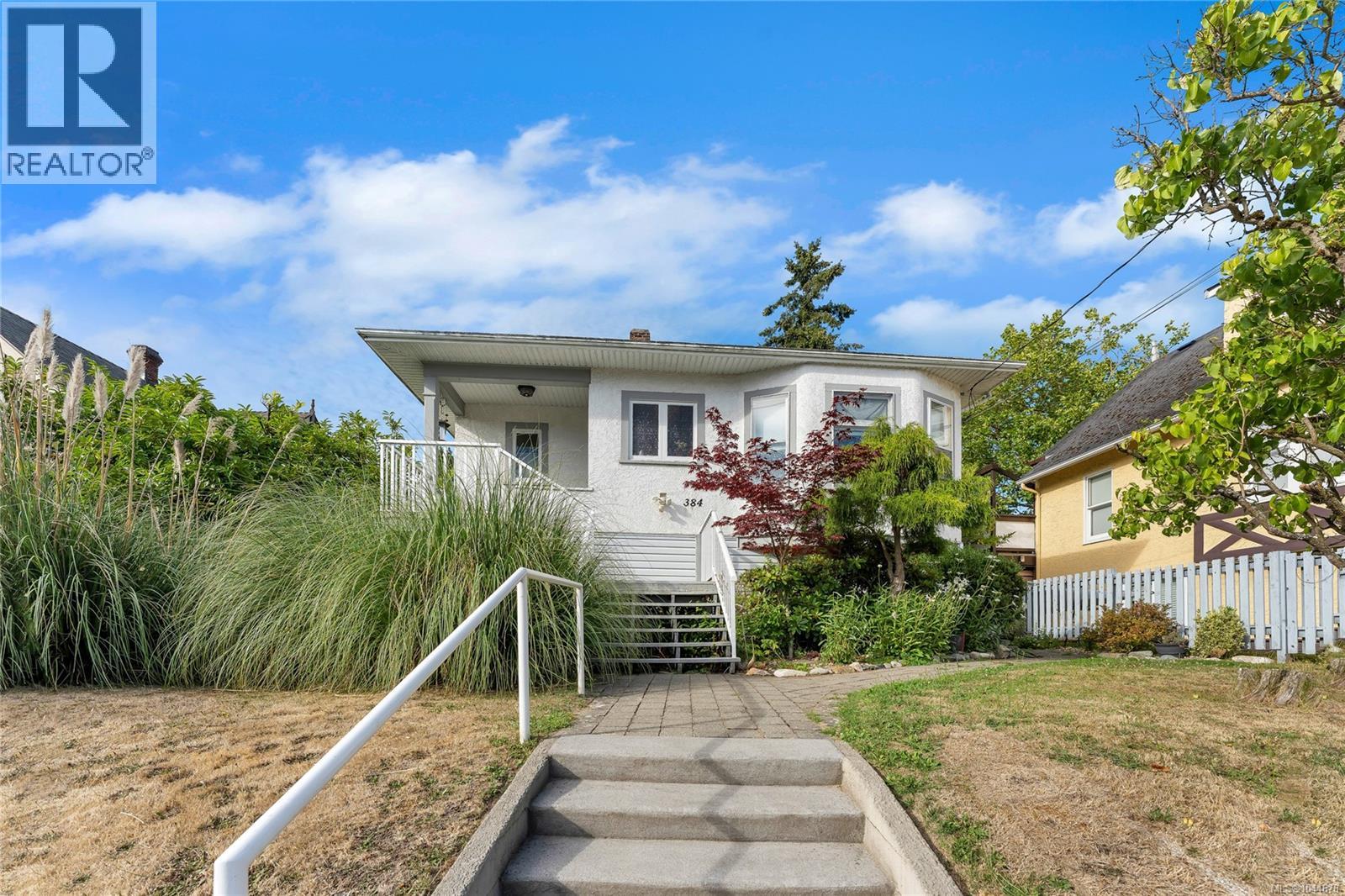 384 Burnside Rd E, Victoria