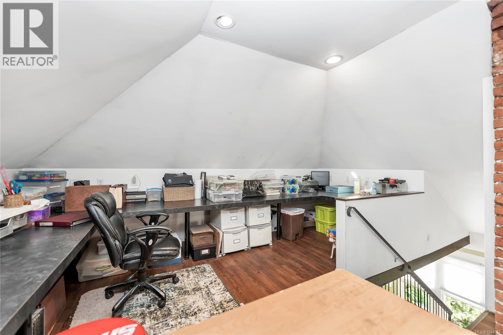 384 Burnside Rd E, Victoria