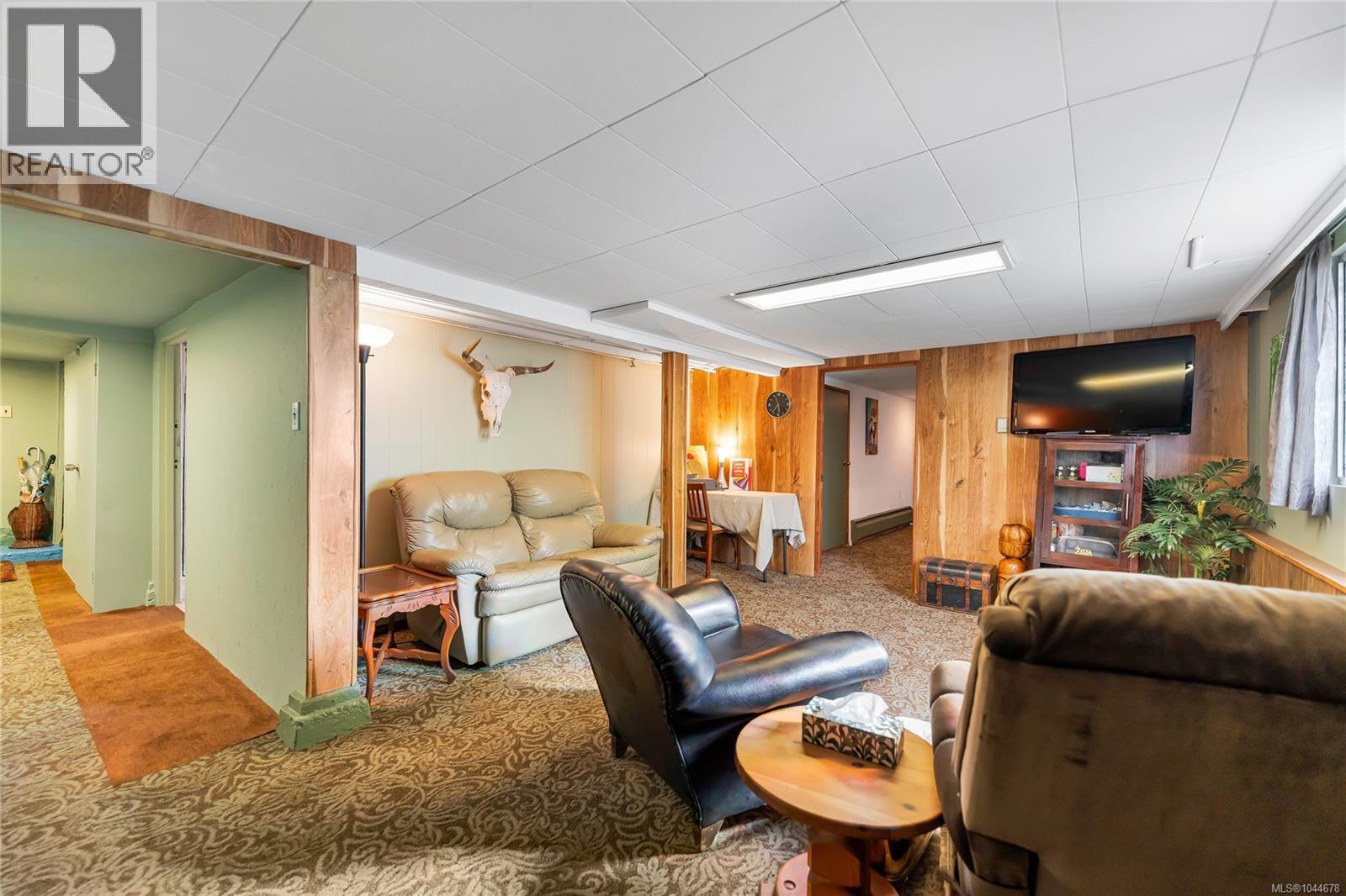 384 Burnside Rd E, Victoria