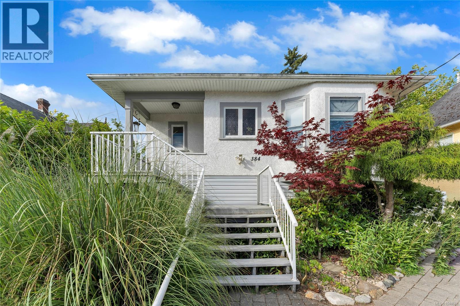 384 Burnside Rd E, Victoria