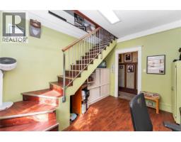 384 Burnside Rd E, Victoria, BC V9A1A5 Photo 22