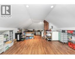 384 Burnside Rd E, Victoria, BC V9A1A5 Photo 24