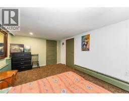 384 Burnside Rd E, Victoria, BC V9A1A5 Photo 32