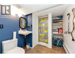 384 Burnside Rd E, Victoria, BC V9A1A5 Photo 34