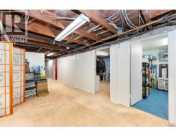 384 Burnside Rd E, Victoria, BC V9A1A5 Photo 35