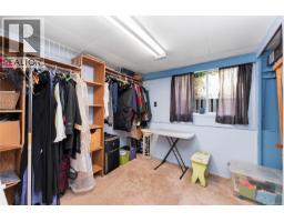 384 Burnside Rd E, Victoria, BC V9A1A5 Photo 41