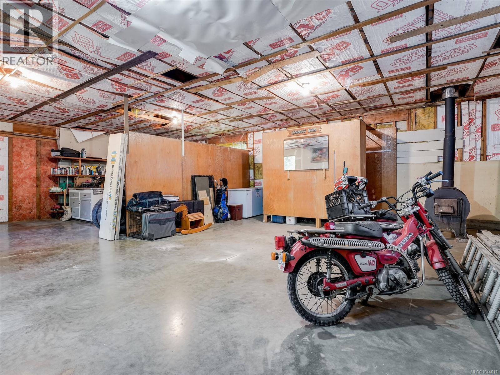 5142 West Saanich Rd - 10