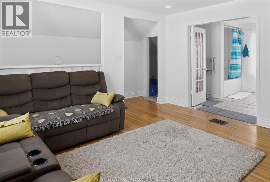 852 REEDMERE - 12